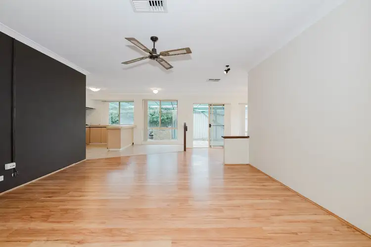 20 Rand Ave, Waikiki WA 6169