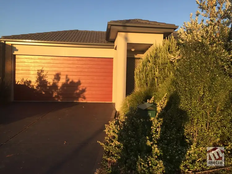 21 Debra Avenue, Pakenham VIC 3810