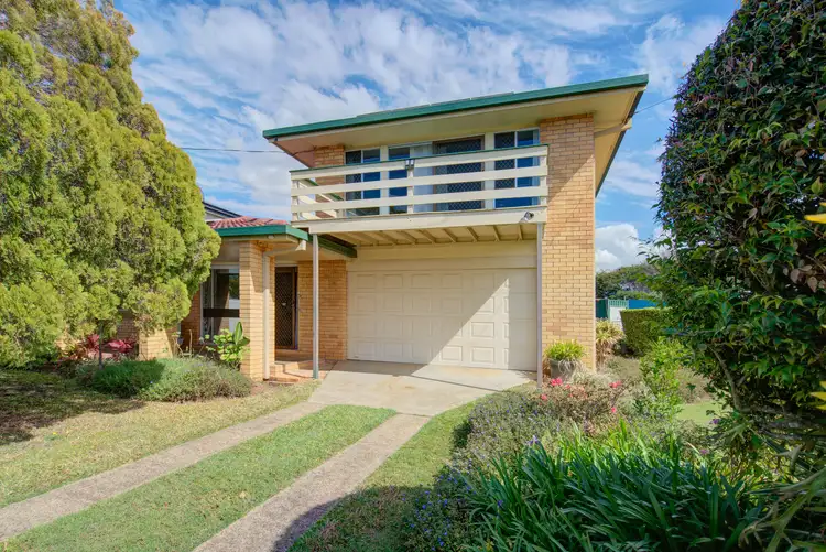 11 Dindi St