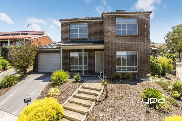 2 Martens Ct