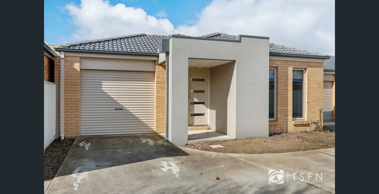 Main view of Homely unit listing, 1/6a Barnett Dr, Kangaroo Flat VIC 3555