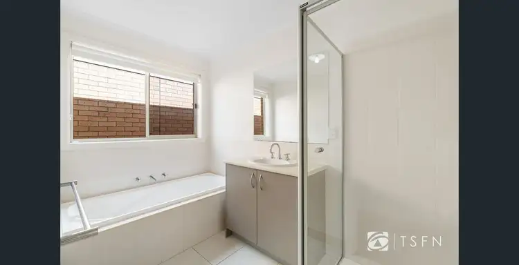 Fifth view of Homely unit listing, 1/6a Barnett Dr, Kangaroo Flat VIC 3555