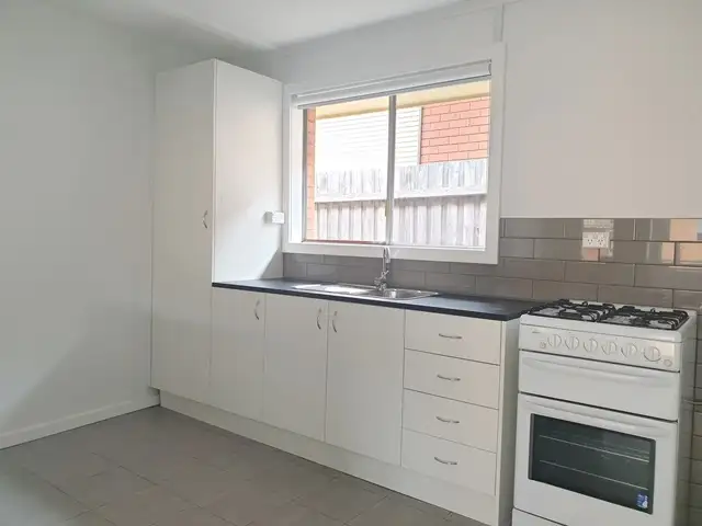 2/55 Hawker Street, Airport West VIC 3042