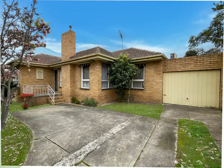 11 Bradstreet Rd, Mount Waverley VIC 3149