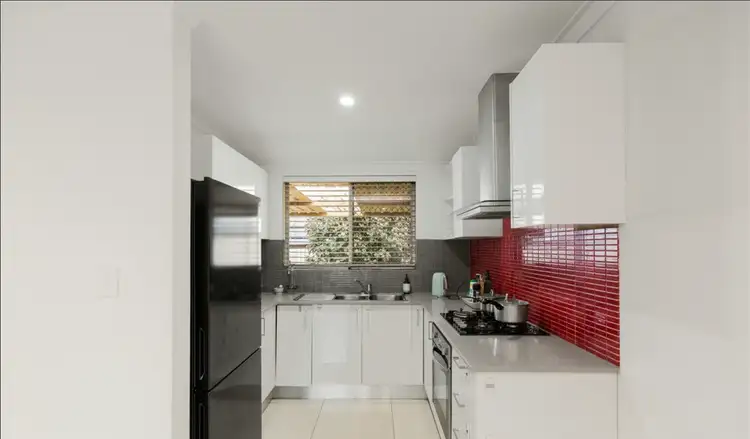 4/311 Wharf St, Queens Park WA 6107