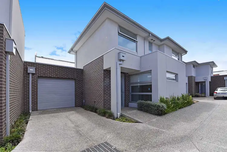 2/128 Bowes Avenue, Airport West VIC 3042