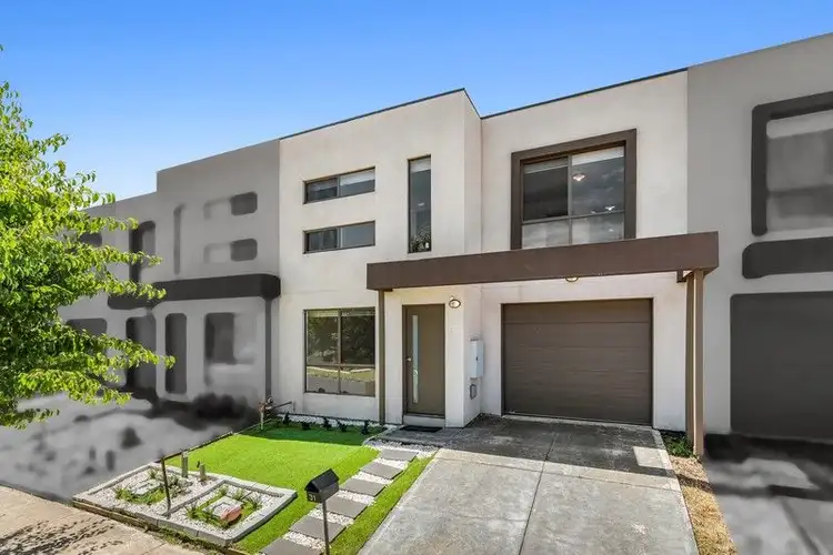 31 Arlington Pk Parade, Mickleham VIC 3064