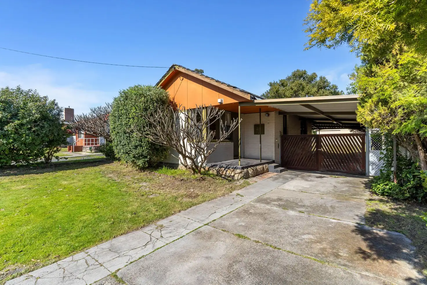 Main view of Homely house listing, 20 Ritchie Way, Cloverdale WA 6105