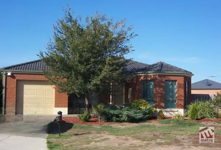 13 Diamond Drive, Werribee VIC 3030