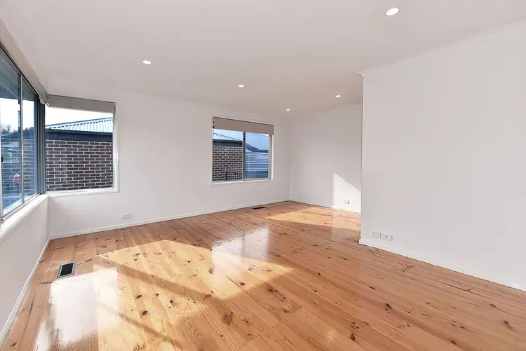 Second view of Homely house listing, 6 Byfield Cl, Gladstone Park VIC 3043