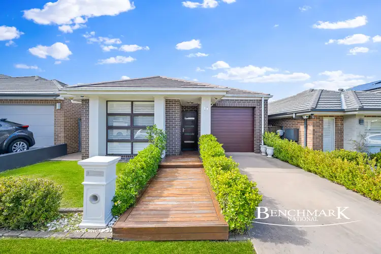 11 Horizon Cct, Moorebank NSW 2170