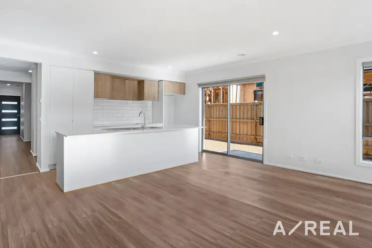 7 Azalea Way, Rockbank VIC 3335