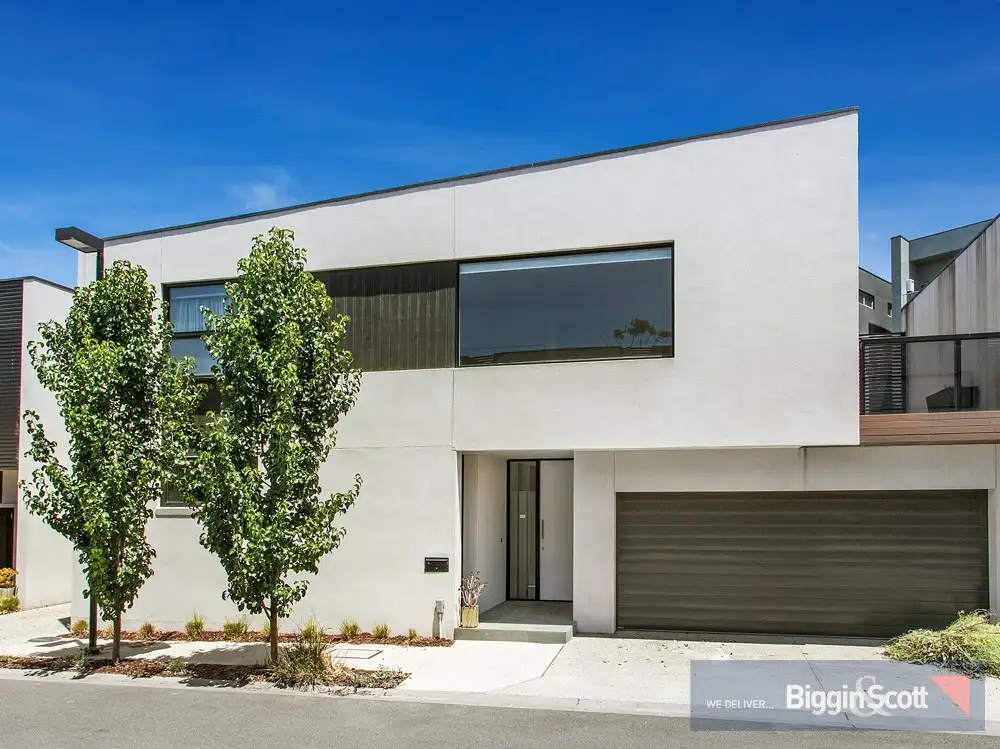 Main view of Homely townhouse listing, 15 Vista Rise, Maribyrnong VIC 3032