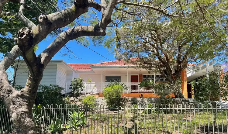 14 Tenth Avenue, St Lucia QLD 4067
