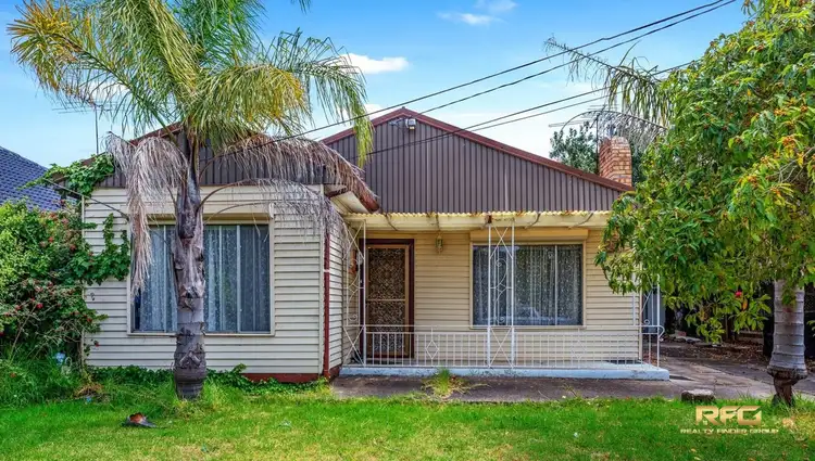 65 View St, St Albans VIC 3021