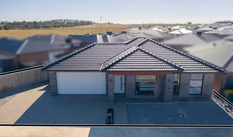 43 Ginger Cres, Mickleham VIC 3064