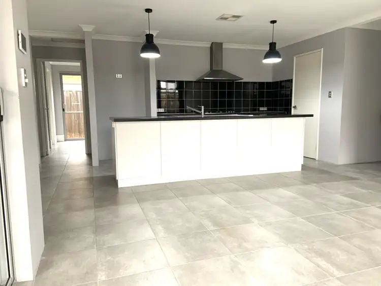 94 Sapphire Chase, Wellard WA 6170