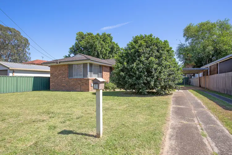 11 Tarragen Avenue, Hobartville NSW 2753