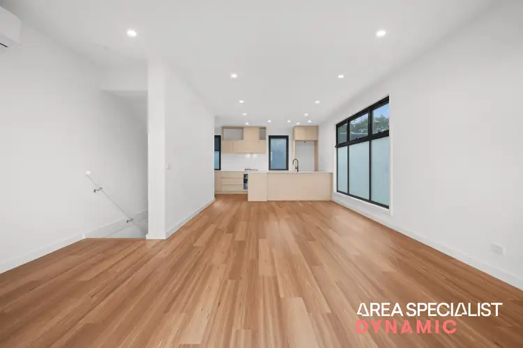 9/11 Clingin St, Reservoir VIC 3073