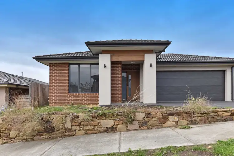 8 Annecy St, Greenvale VIC 3059
