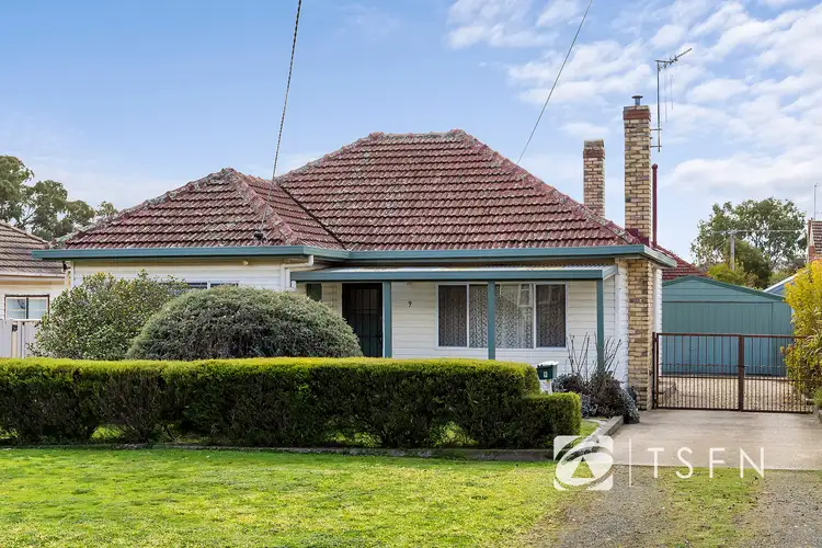 9 Guthrie St, Kangaroo Flat VIC 3555