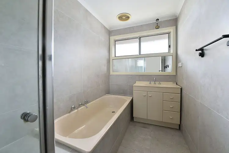 11 Tadstan Drive, Tullamarine VIC 3043