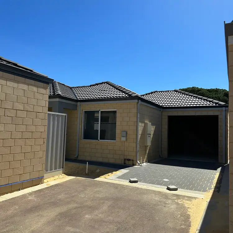 unit 10/18 Fifth Rd, Armadale WA 6112