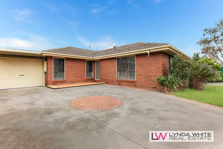 298 Sunshine Ave, Keilor Downs VIC 3038