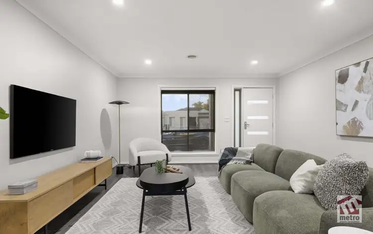 1/2 Balmoral Cl, Hillside VIC 3037