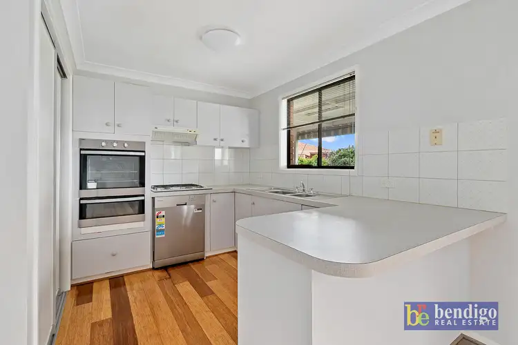 25 Landale Dr, Strathdale VIC 3550