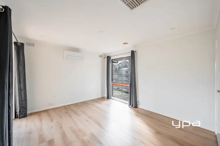 Fifth view of Homely house listing, 8 Gleneagles Dr, Sunbury VIC 3429