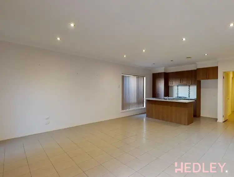 Second view of Homely house listing, 2/7 Casablanca Court, Truganina VIC 3029