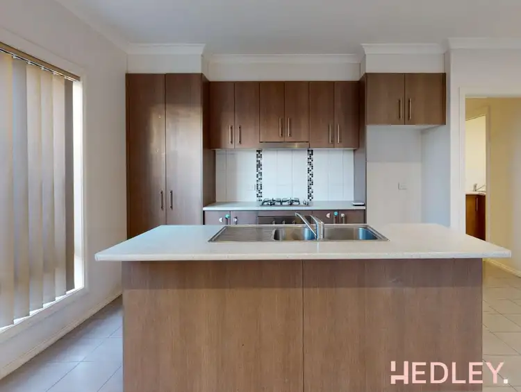 Third view of Homely house listing, 2/7 Casablanca Court, Truganina VIC 3029