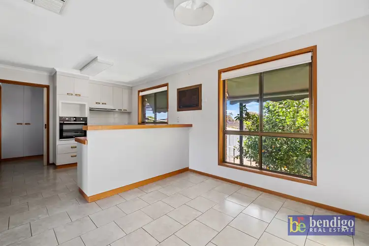 35 Jeffrey Ave, Flora Hill VIC 3550