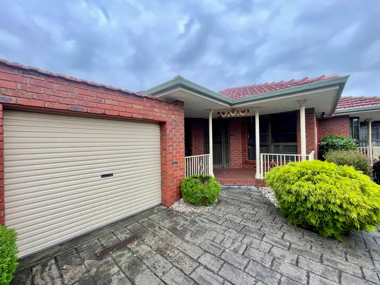 3/2 Oshannassy St, Essendon North VIC 3041