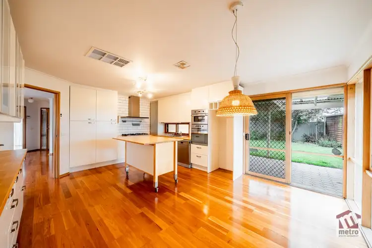 17 Hibiscus Ct, Altona Meadows VIC 3028