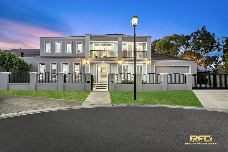 9 Anna Maree Pl, Caroline Springs VIC 3023
