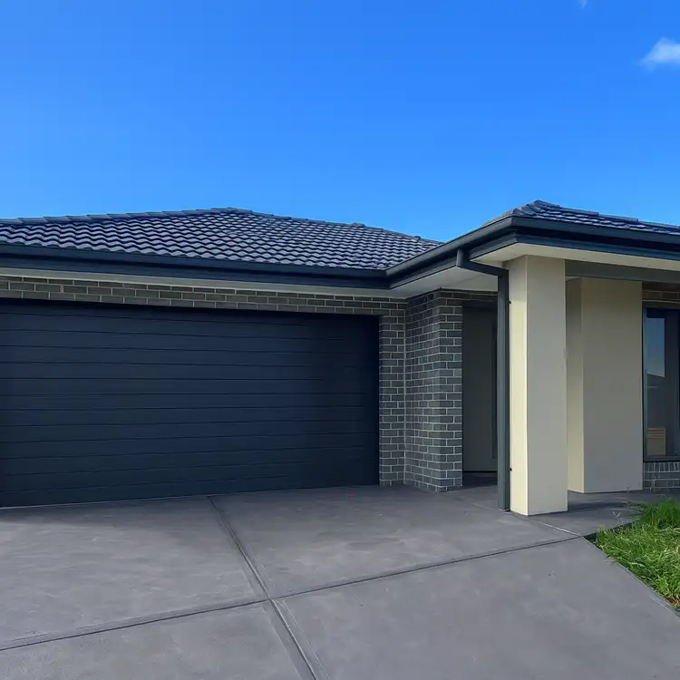 39 Coolamon Dr, Craigieburn VIC 3064
