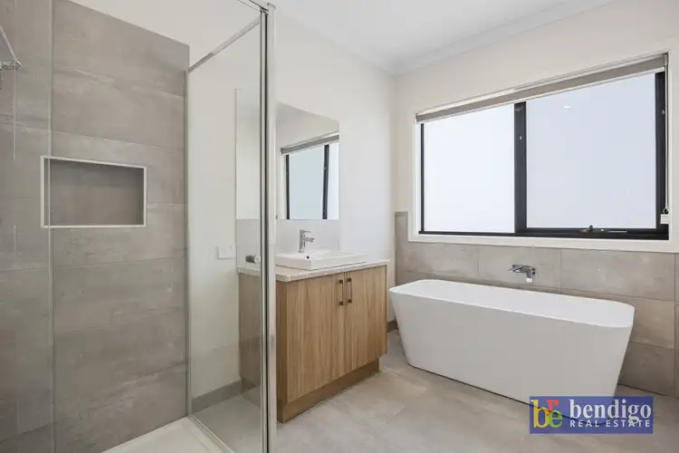 3/7 Glencoe St, Kennington VIC 3550