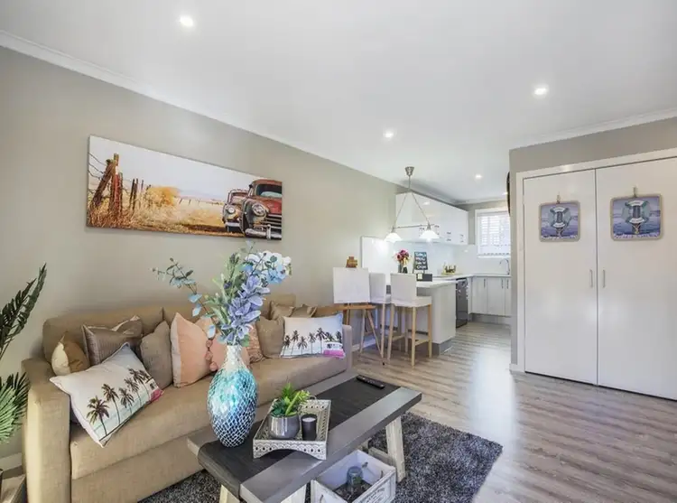 10 Monaco St