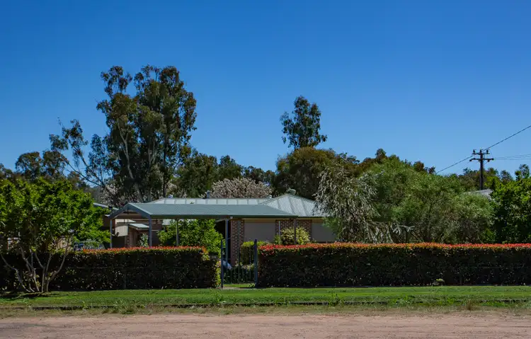 114 Gobolion St, Wellington NSW 2820