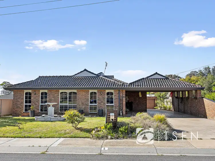 5 Nandina Ct, Strathdale VIC 3550