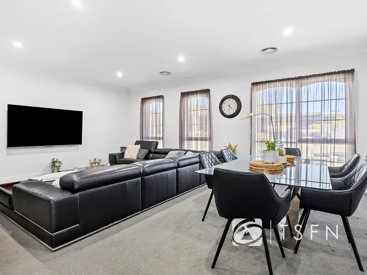 Second view of Homely house listing, 5 Nandina Ct, Strathdale VIC 3550