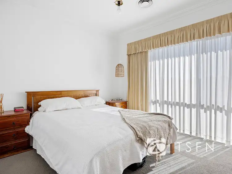 Fifth view of Homely house listing, 5 Nandina Ct, Strathdale VIC 3550