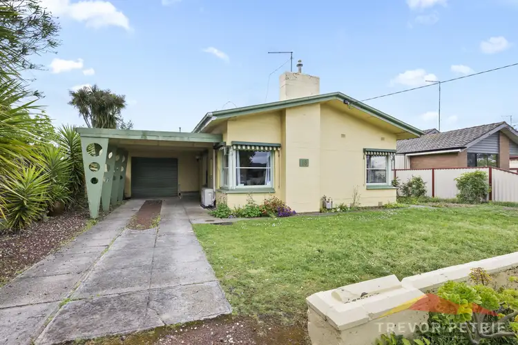 18 Kent St, Sebastopol VIC 3356