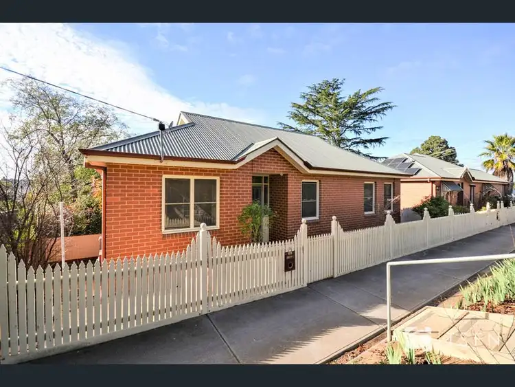 7 Mary St, Quarry Hill VIC 3550