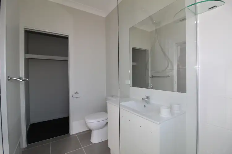 Fifth view of Homely semi-detached listing, 1/29 Queen St, Blackstone QLD 4304