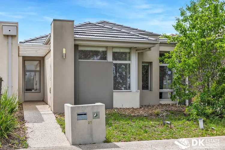 21 Chessington Dr, Williams Landing VIC 3027