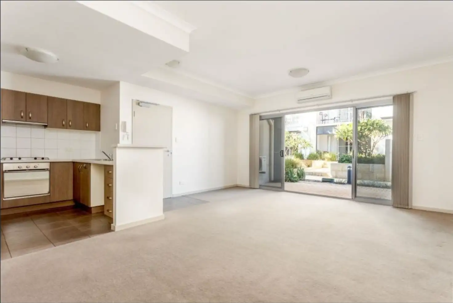 Main view of Homely unit listing, 17/6 Ibera Way, Success WA 6164