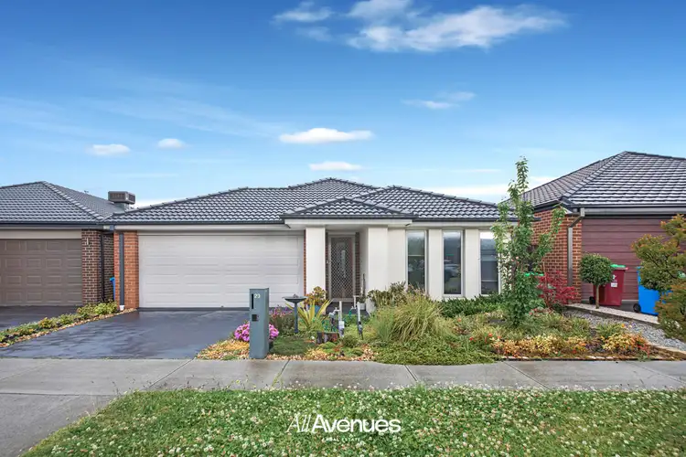 23 Everard Ave, Clyde North VIC 3978